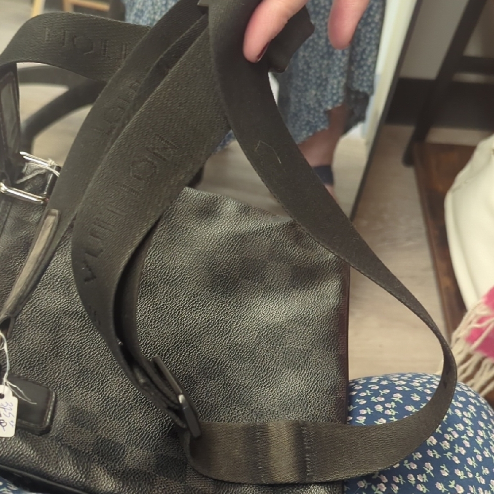 🖤 Authentic Louis Vuitton Damier Graphite Crossbody Pouch 🖤 - Picture 9 of 16